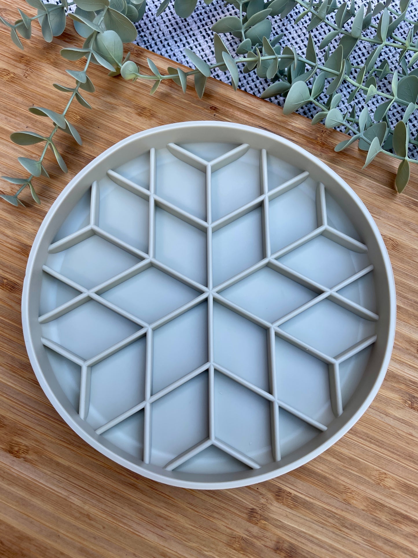 Diamond Trail Enrichment Feeder
