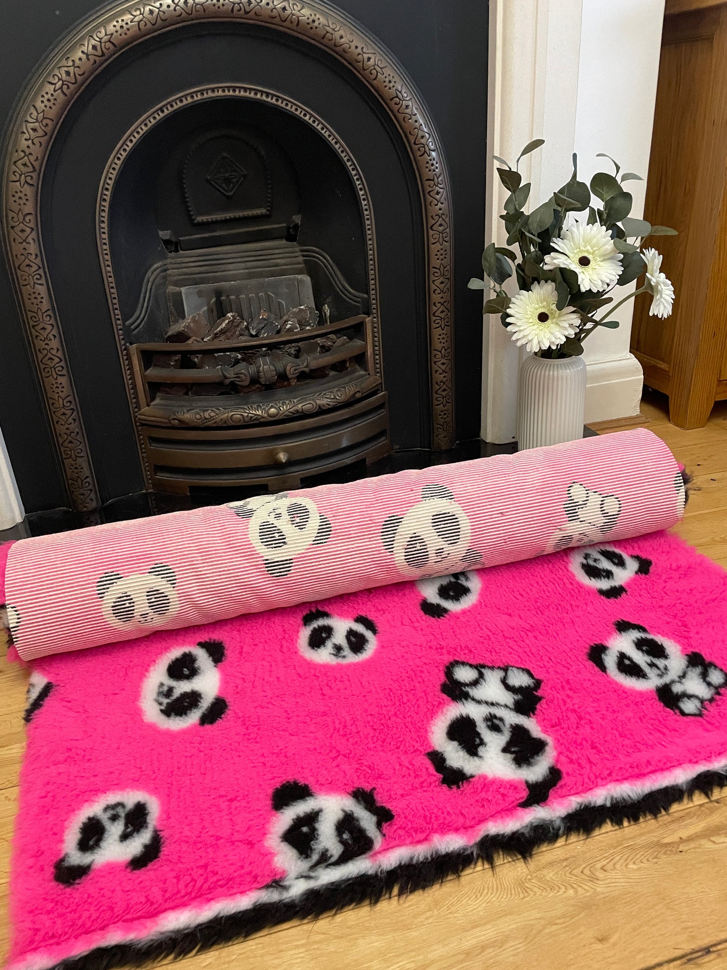 Pink Panda Premium Non Slip Vet Bedding