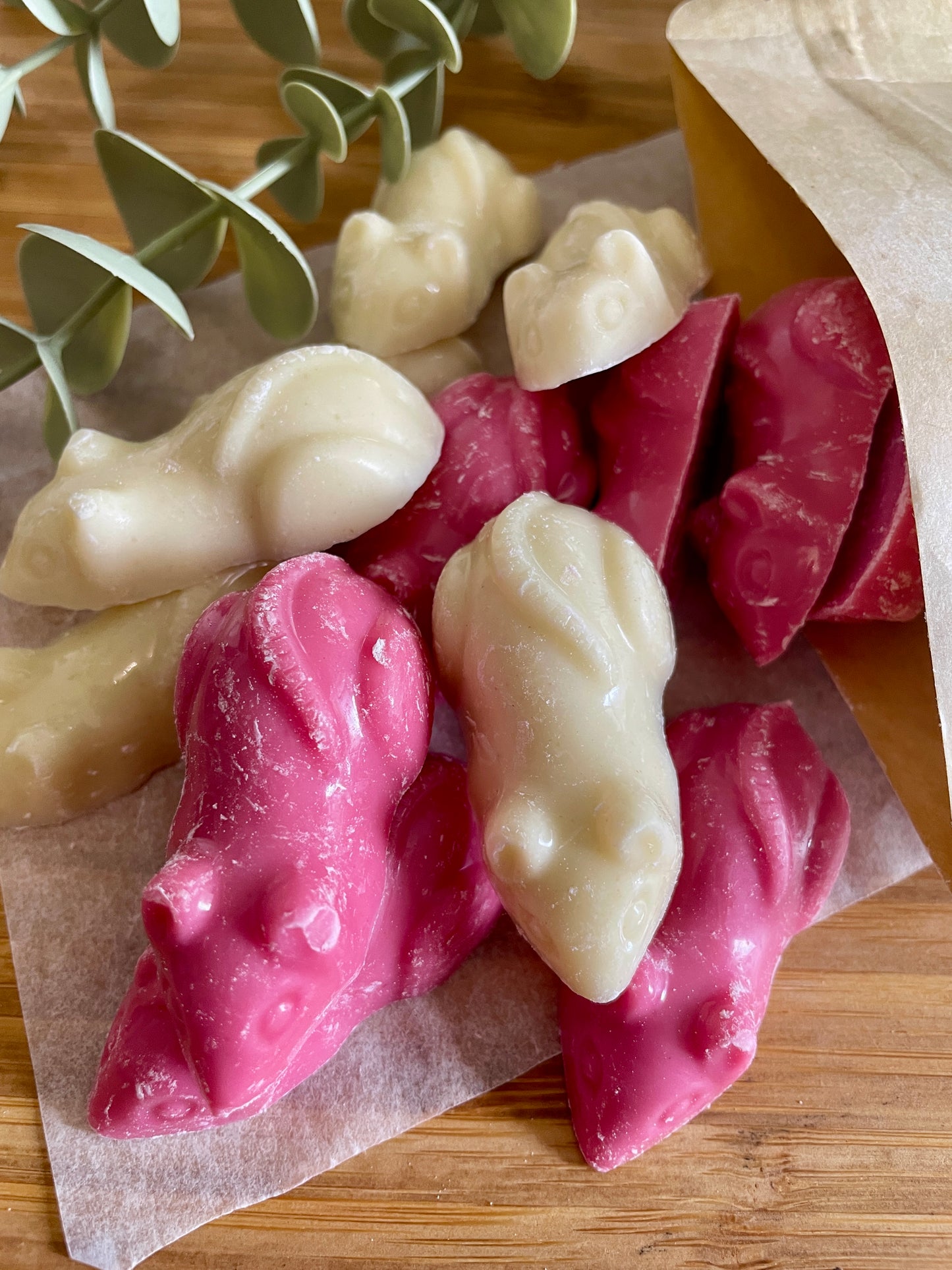 Strawberry & Cream Mice Dog Treats – Crunchy Candy-Style Dog Sweets 200g