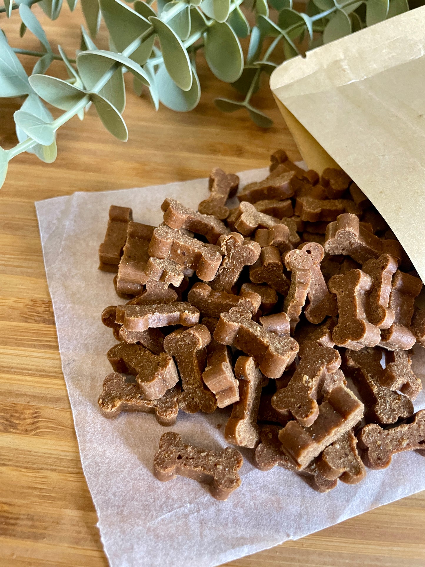 Soft Chicken Mini Bones for Dogs – Chewy Training Treats for Puppies & Small Dogs 100g