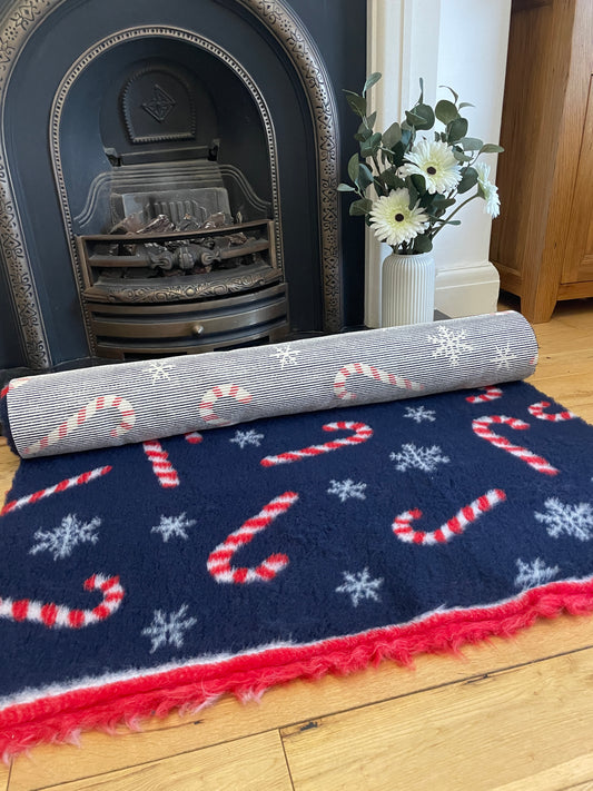 Christmas Festive Candycane Premium Non Slip Vet Bedding
