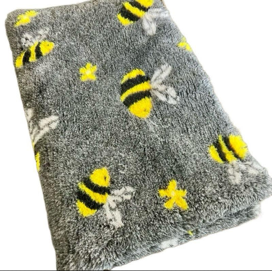 Bumble Bee Design Premium Non Slip Vet Bedding