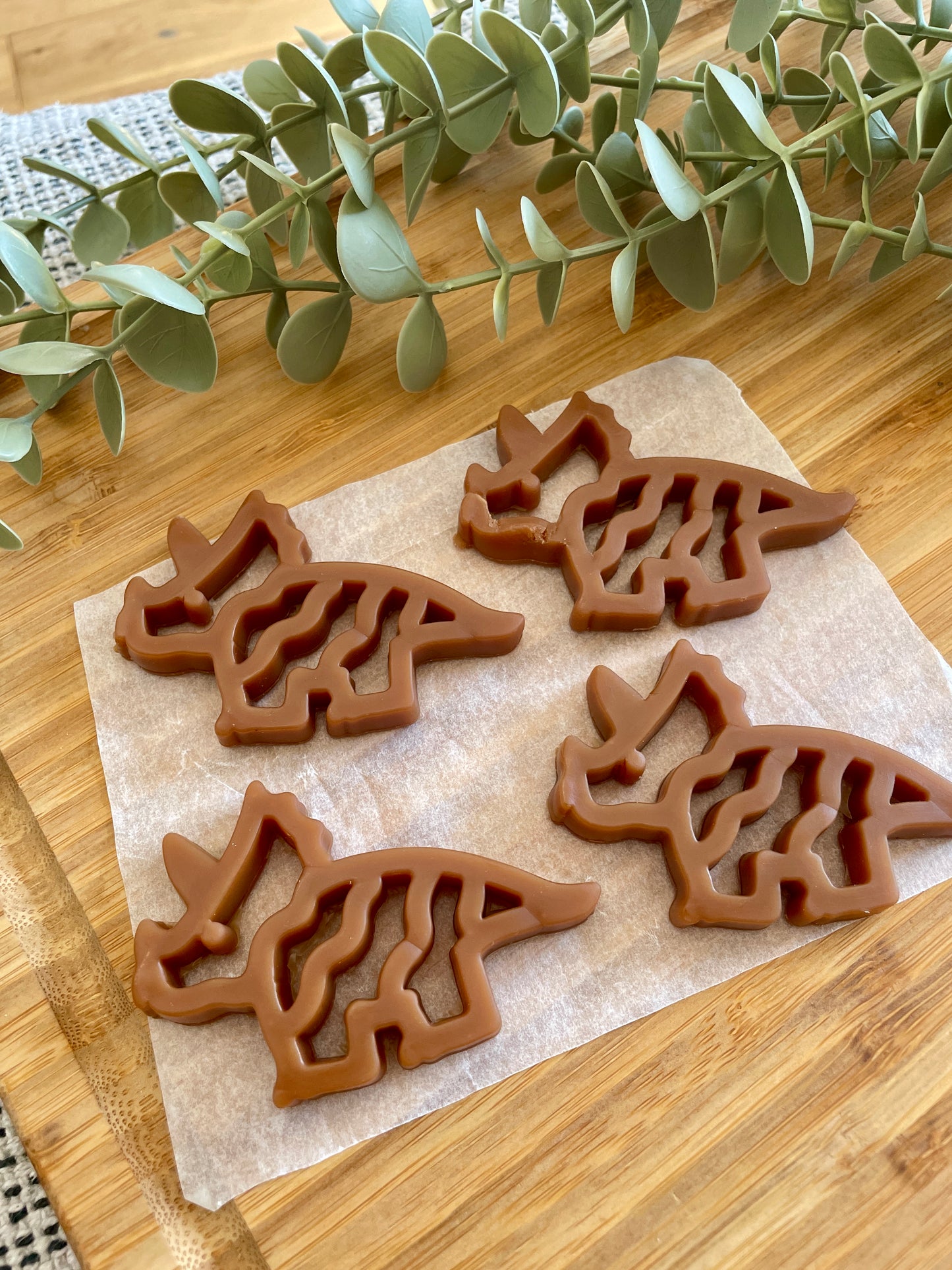 🦖 Chicken Triceratops Dental Dog Treats – Dino Shaped Chicken Dog Chews