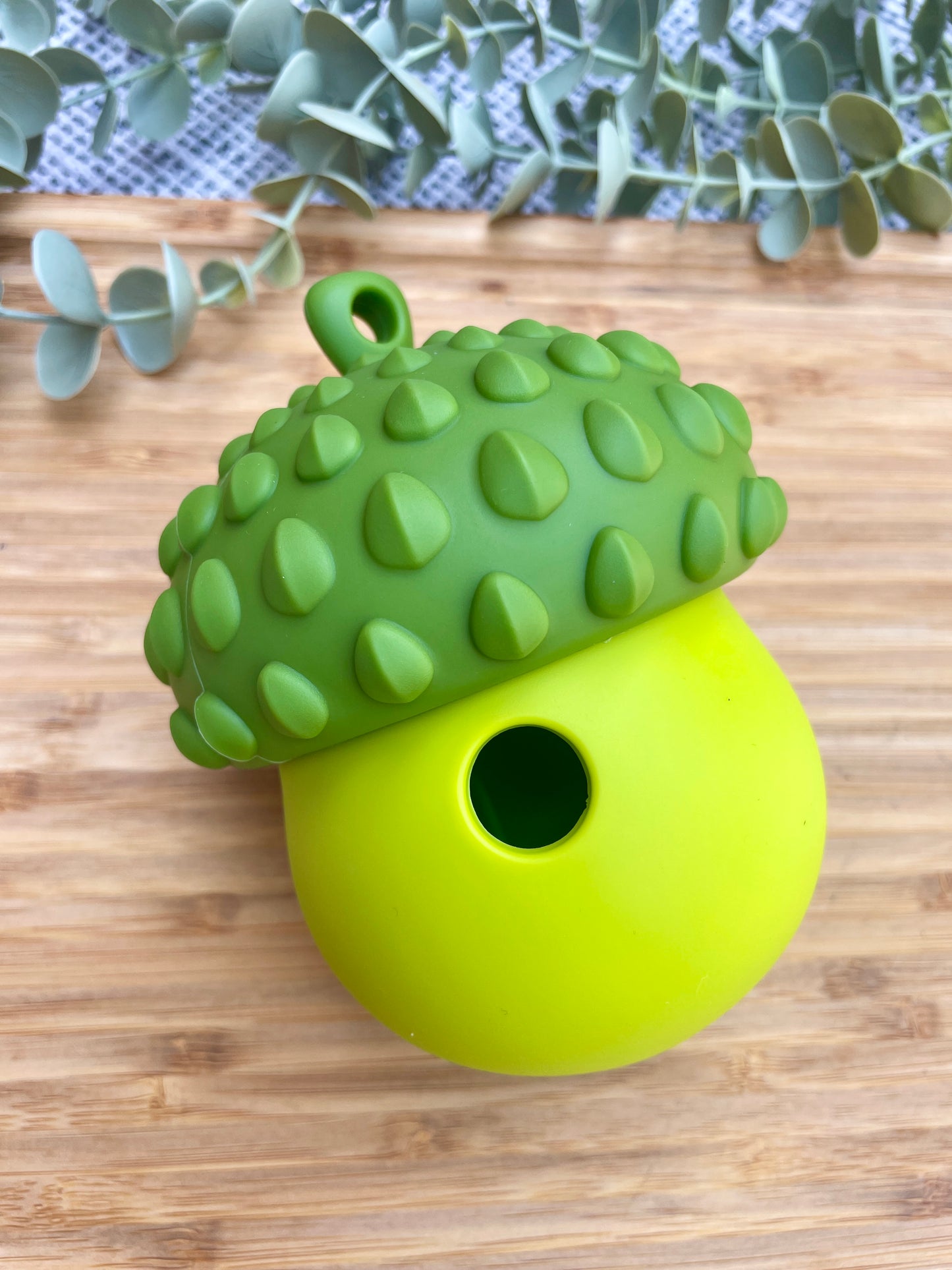 Woodland Acorn Treat Dispenser