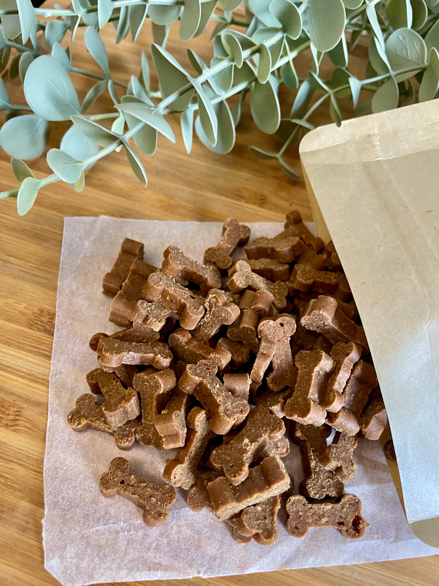 Soft Chicken Mini Bones for Dogs – Chewy Training Treats for Puppies & Small Dogs 100g