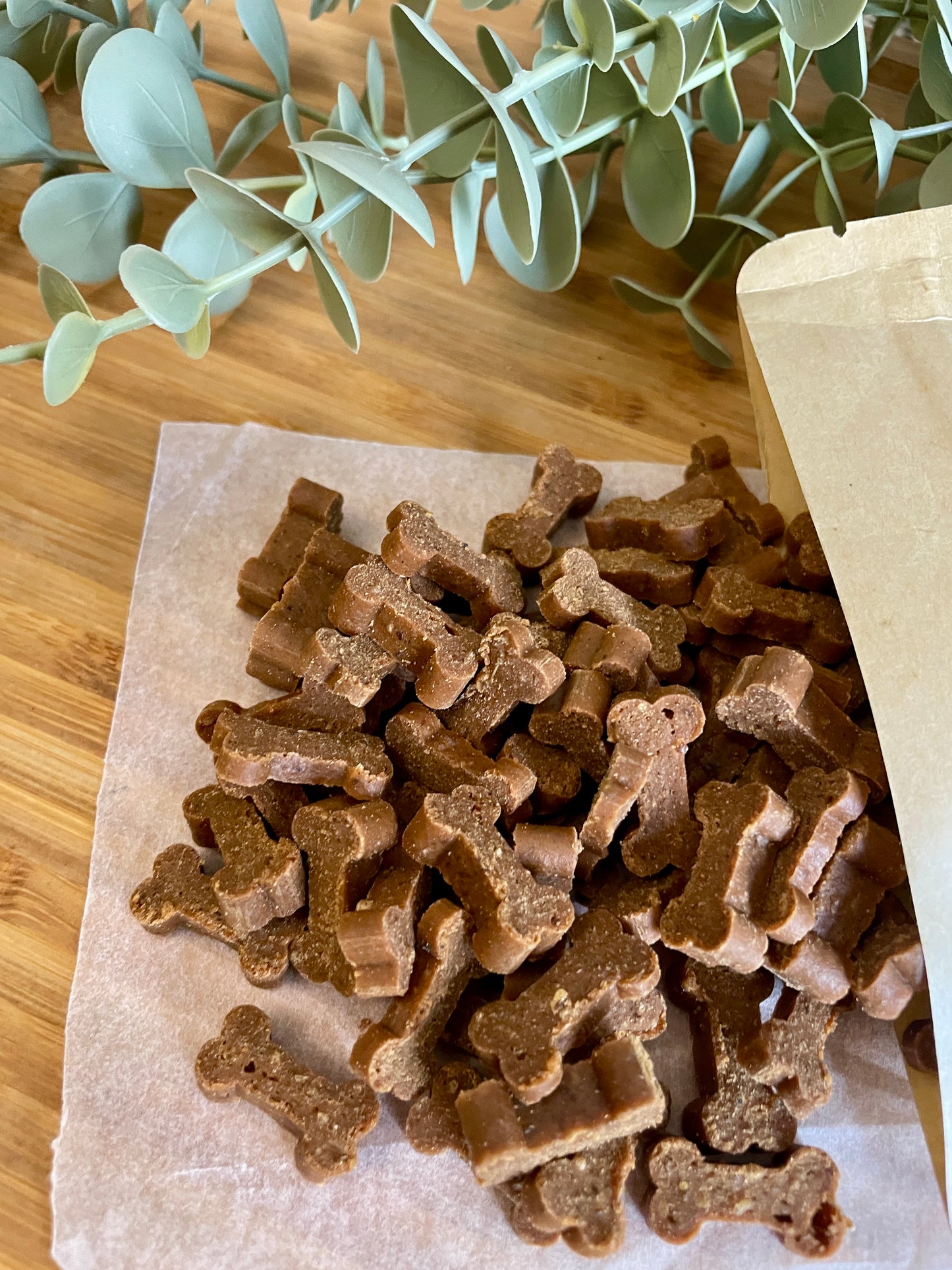 Soft Chicken Mini Bones for Dogs – Chewy Training Treats for Puppies & Small Dogs 100g