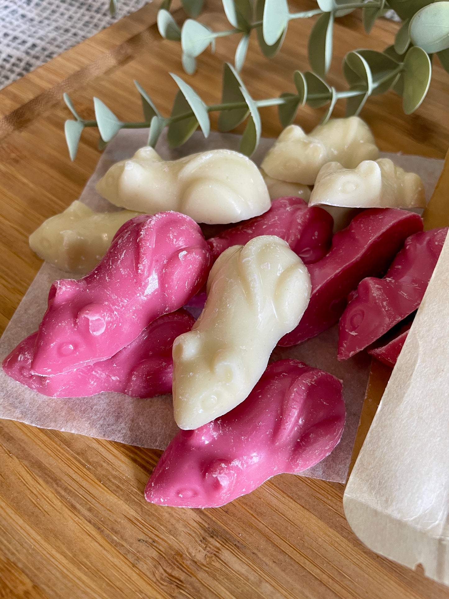 Strawberry & Cream Mice Dog Treats – Crunchy Candy-Style Dog Sweets 200g