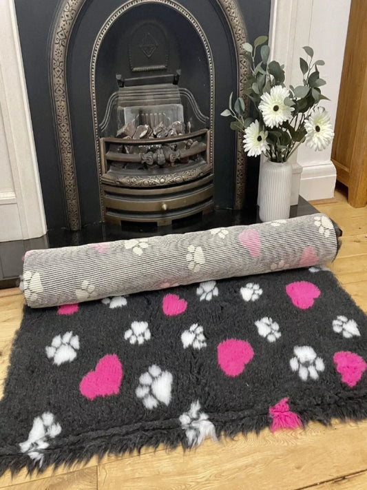 Black Paws & Hearts Premium Non Slip Vet Bedding